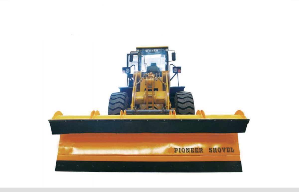 Loader-Mounted Snow Plow (3–4.5 m)